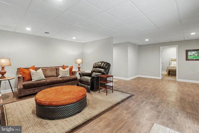 12 CRAIN CIR, Lemoyne, PA 17043