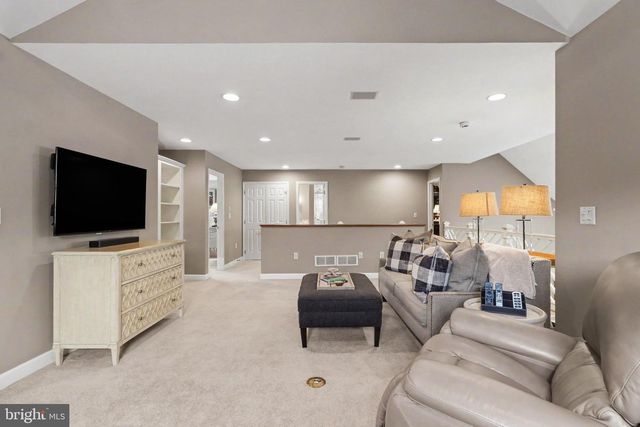 12 CRAIN CIR, Lemoyne, PA 17043