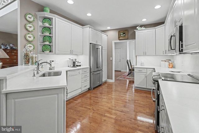 12 CRAIN CIR, Lemoyne, PA 17043