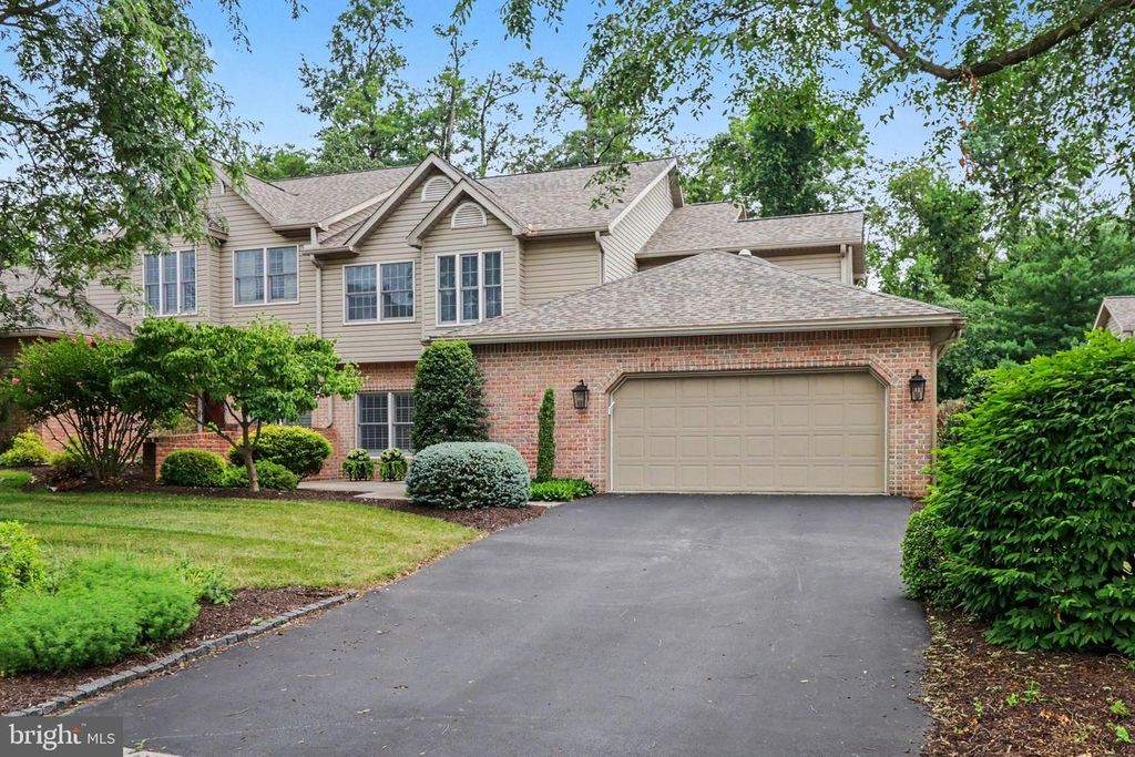 12 CRAIN CIR, Lemoyne, PA 17043