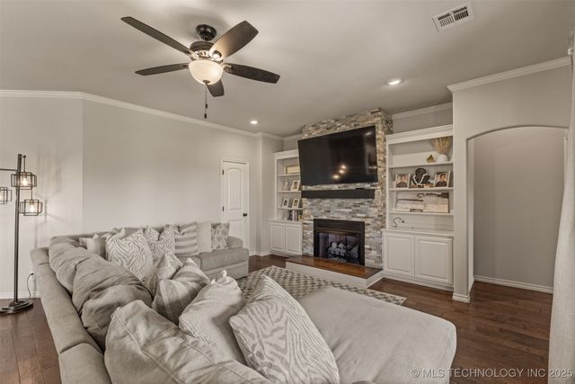 1704 W 120th Court S, Jenks, OK 74037