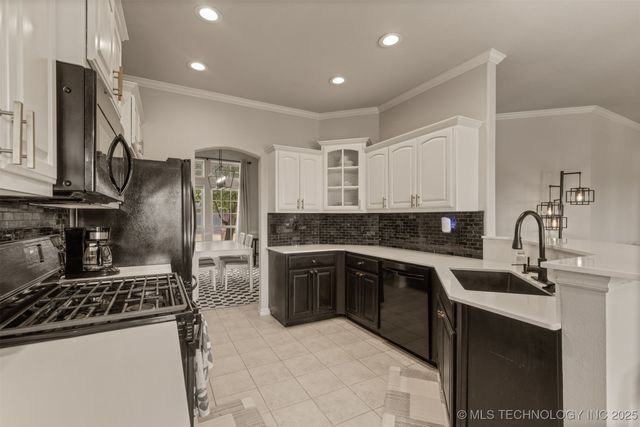 1704 W 120th Court S, Jenks, OK 74037