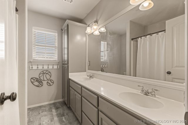 1704 W 120th Court S, Jenks, OK 74037