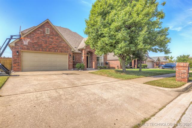1704 W 120th Court S, Jenks, OK 74037