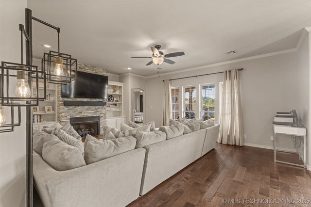 1704 W 120th Court S, Jenks, OK 74037