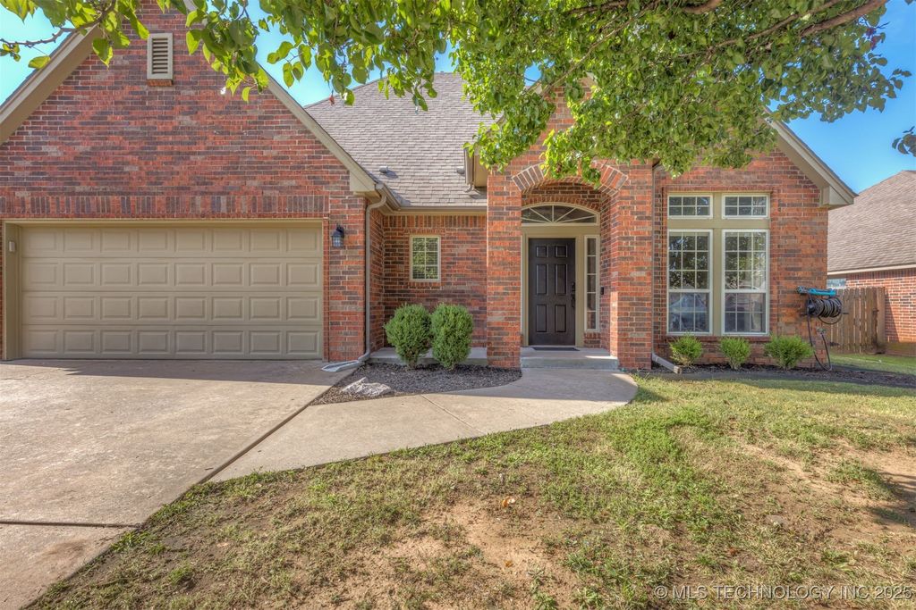 1704 W 120th Court S, Jenks, OK 74037