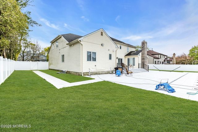 24 Valley Forge Road, Eatontown, NJ 07724