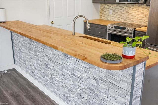 706 River Rock Way Ste 110, Newport News, VA 23608