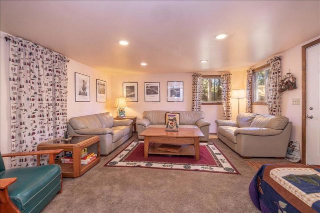 520 W Aeroplane Boulevard, Big Bear, CA 92314
