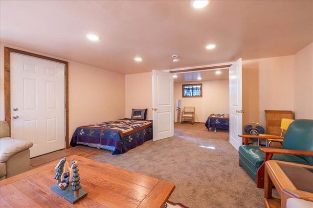 520 W Aeroplane Boulevard, Big Bear, CA 92314