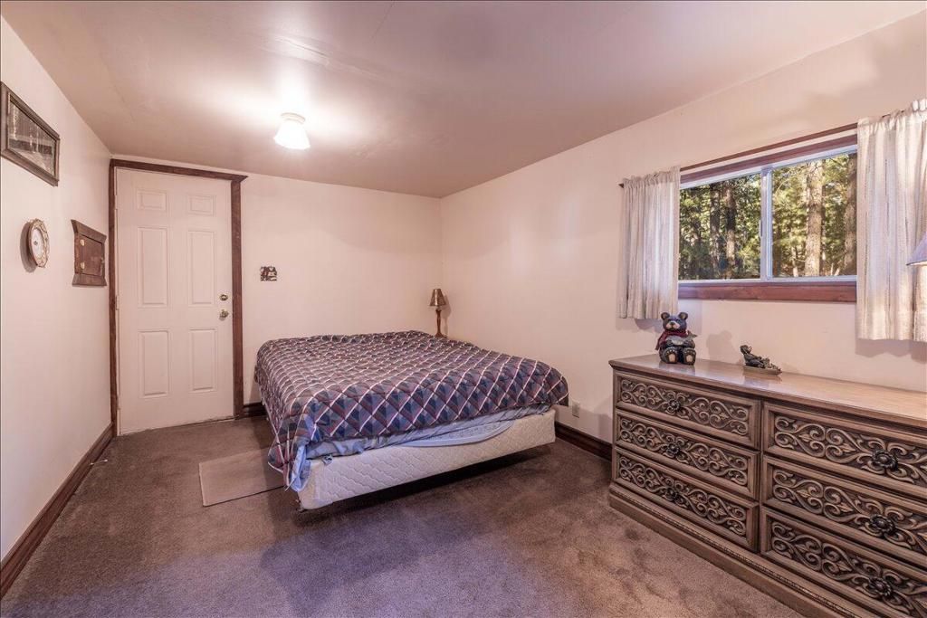 Image 13 of property listing at 520 W Aeroplane Boulevard, Big Bear, CA 92314