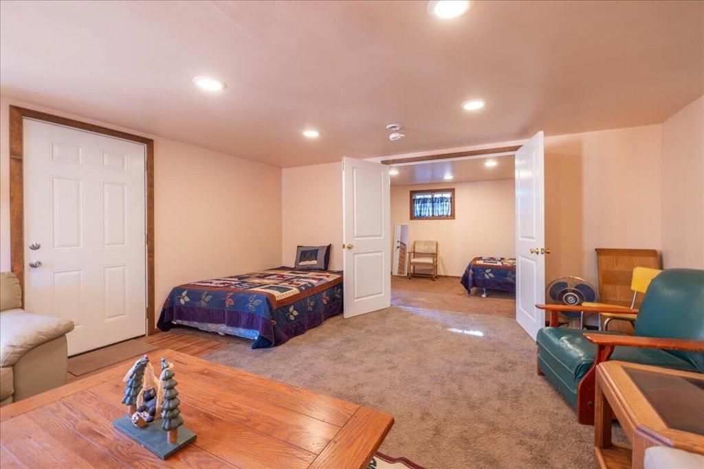 Image 18 of property listing at 520 W Aeroplane Boulevard, Big Bear, CA 92314