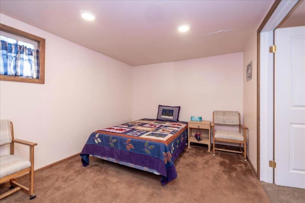 Image 21 of property listing at 520 W Aeroplane Boulevard, Big Bear, CA 92314