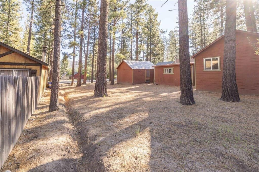 Image 25 of property listing at 520 W Aeroplane Boulevard, Big Bear, CA 92314