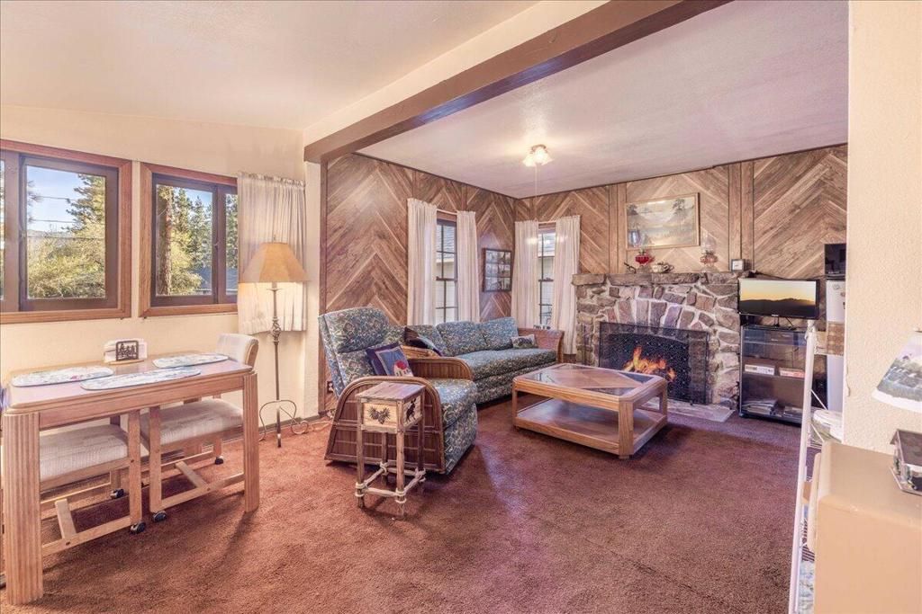 Image 5 of property listing at 520 W Aeroplane Boulevard, Big Bear, CA 92314