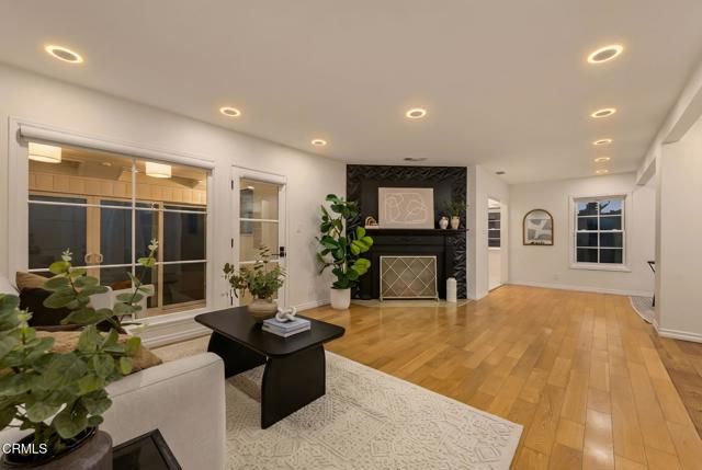 5132 Crown Avenue, La Canada Flintridge, CA 91011