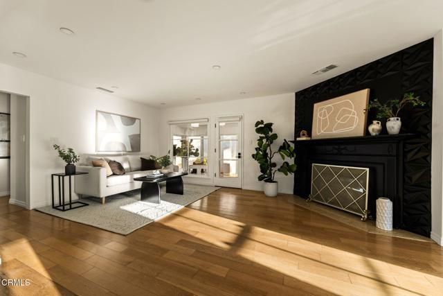 5132 Crown Avenue, La Canada Flintridge, CA 91011