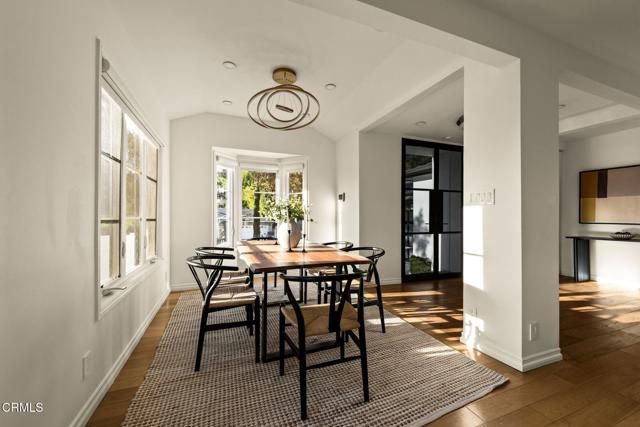 5132 Crown Avenue, La Canada Flintridge, CA 91011