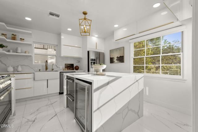 5132 Crown Avenue, La Canada Flintridge, CA 91011