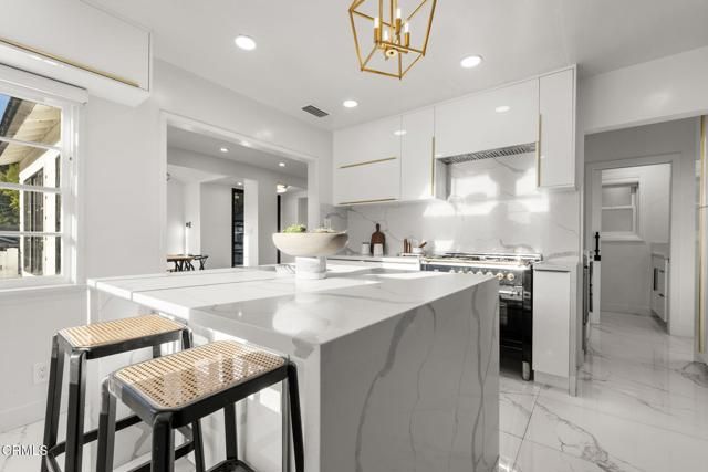 5132 Crown Avenue, La Canada Flintridge, CA 91011