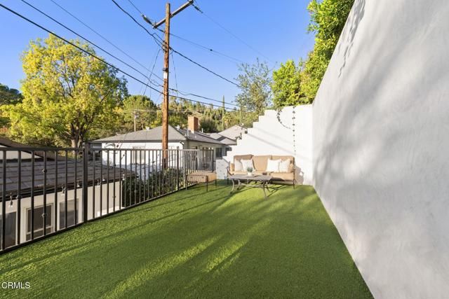 5132 Crown Avenue, La Canada Flintridge, CA 91011