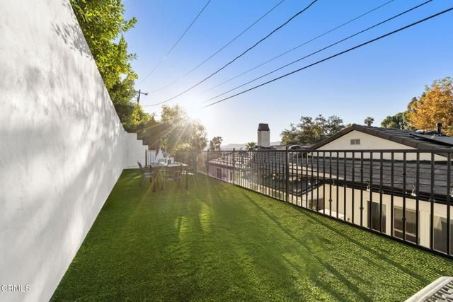 5132 Crown Avenue, La Canada Flintridge, CA 91011