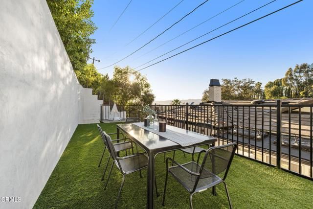 5132 Crown Avenue, La Canada Flintridge, CA 91011