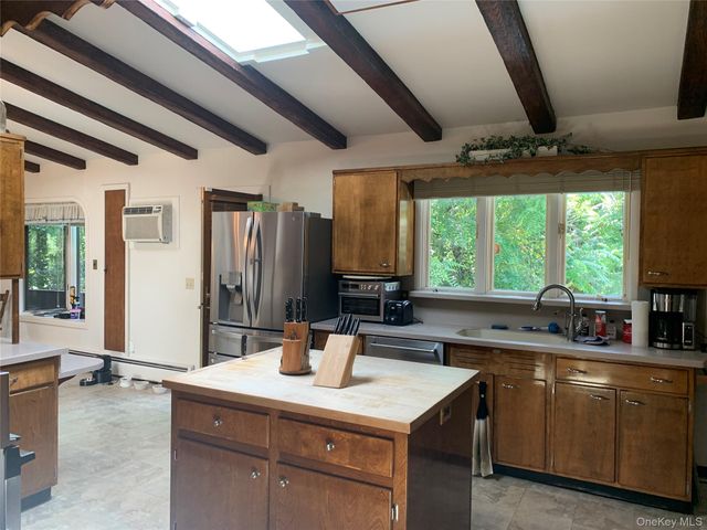 58 Ireland Drive, Poughkeepsie, NY 12603