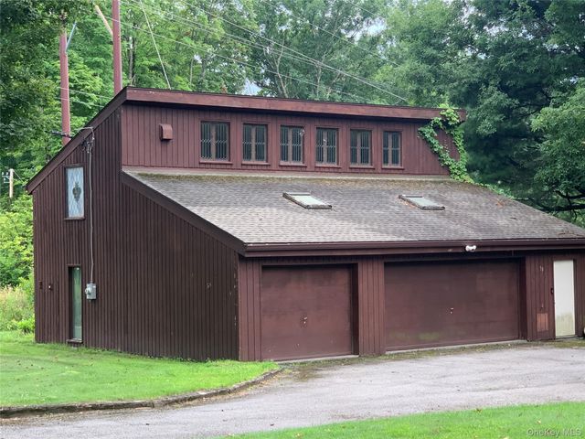 58 Ireland Drive, Poughkeepsie, NY 12603