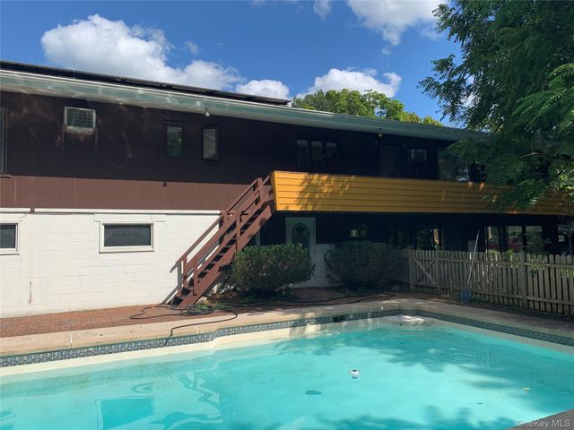 58 Ireland Drive, Poughkeepsie, NY 12603