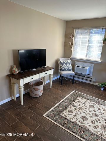 12B Golden Court, Whiting, NJ 08759