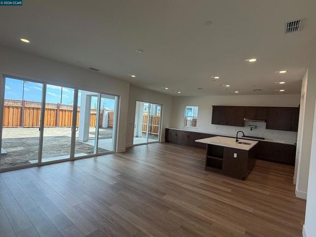 16165 Cartman Ct, Lathrop, CA 95330