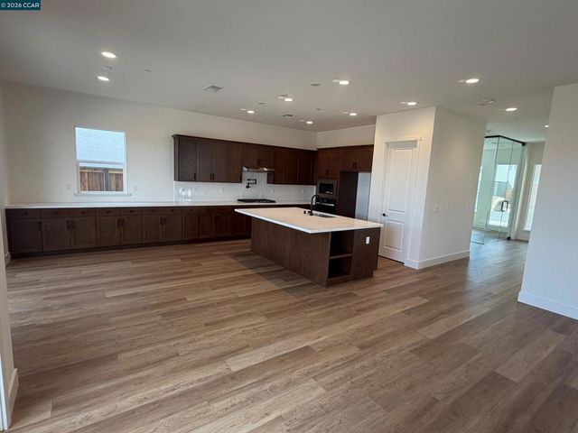 16165 Cartman Ct, Lathrop, CA 95330