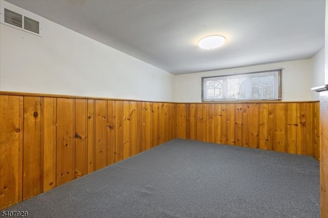 715 Bush Pl, Paramus Boro, NJ 07652