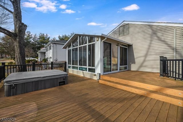 715 Bush Pl, Paramus Boro, NJ 07652