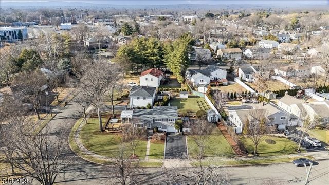 715 Bush Pl, Paramus Boro, NJ 07652