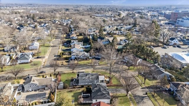 715 Bush Pl, Paramus Boro, NJ 07652