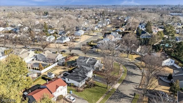 715 Bush Pl, Paramus Boro, NJ 07652