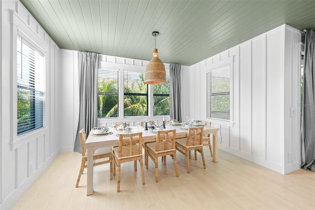 211 GRANT DRIVE, Sarasota, FL 34236