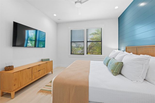 211 GRANT DRIVE, Sarasota, FL 34236