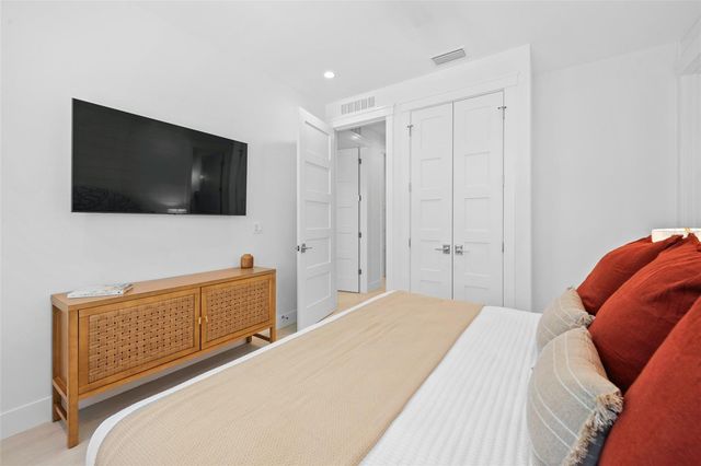 211 GRANT DRIVE, Sarasota, FL 34236