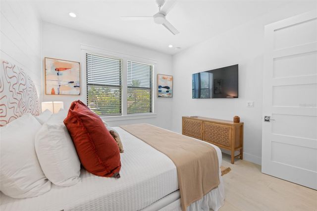 211 GRANT DRIVE, Sarasota, FL 34236