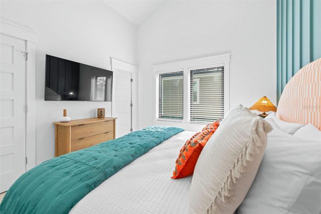 211 GRANT DRIVE, Sarasota, FL 34236