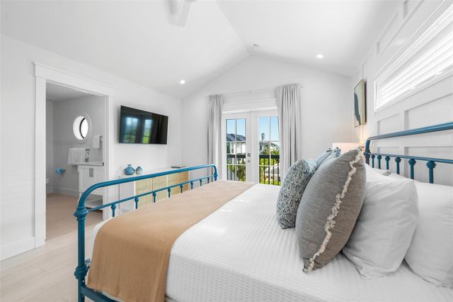 211 GRANT DRIVE, Sarasota, FL 34236