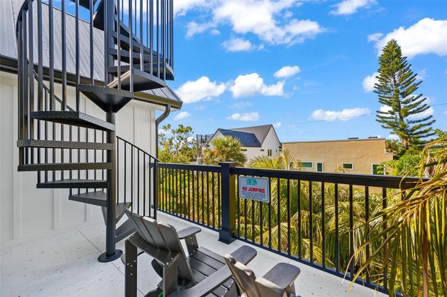 211 GRANT DRIVE, Sarasota, FL 34236