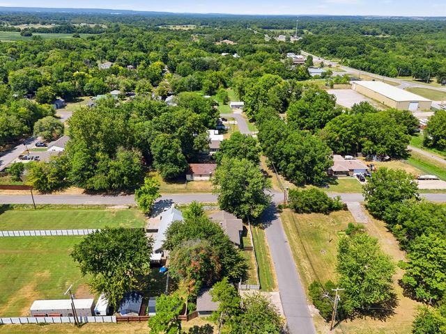 202 W Ada Street, Sperry, OK 74073