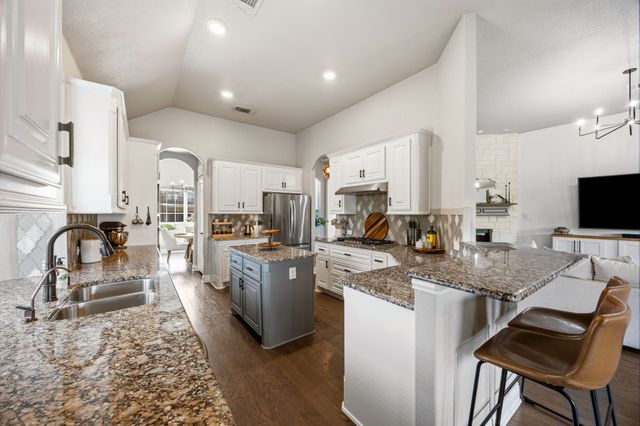 3805 Bonanza Court, Corinth, TX 76208