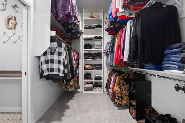 913 SE Wood Ridge Court, Blue Springs, MO 64014