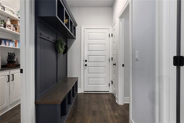 913 SE Wood Ridge Court, Blue Springs, MO 64014