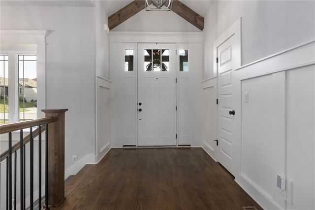 913 SE Wood Ridge Court, Blue Springs, MO 64014